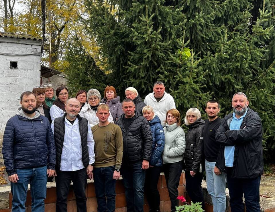 Фахівці реабілітаційного центру КНТ «ДБКЛ ПД» ДОР у Дніпрі для людей із залежністю